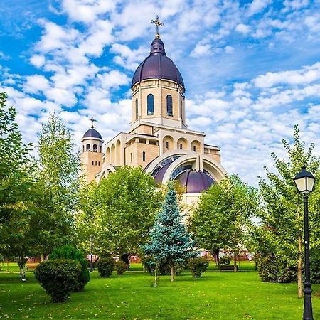 Ultracentral,Parcul Catedralei,apartament 2 camere Bacău Exterior foto